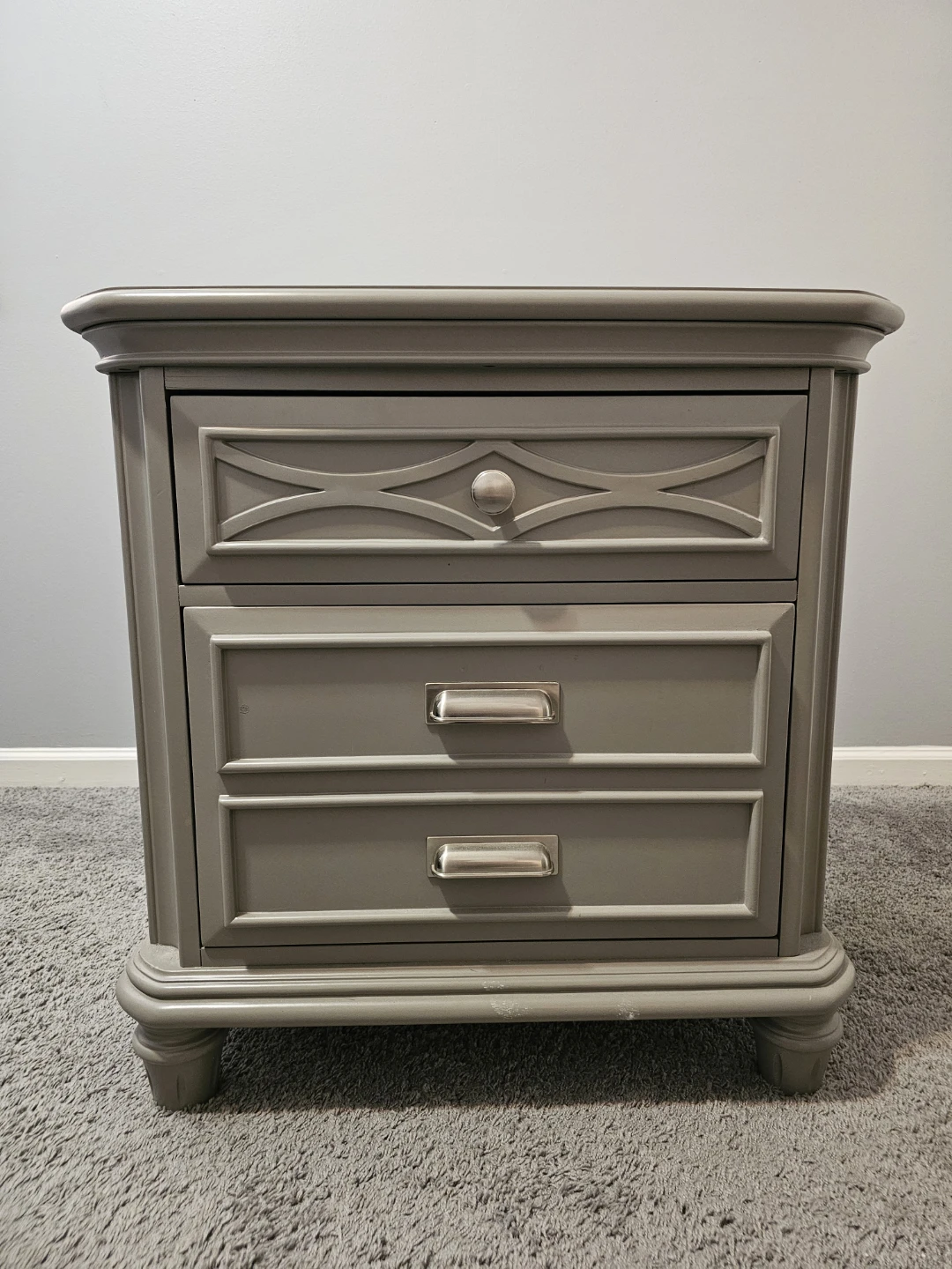 Gray 3-Drawer Nightstand - photo 4