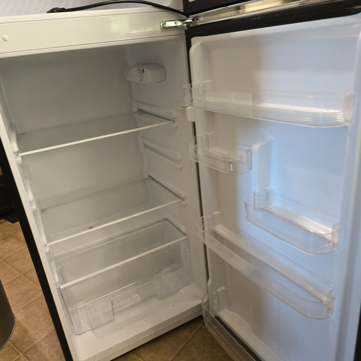 Frigidaire Retro Refrigerator - Black color - photo 3