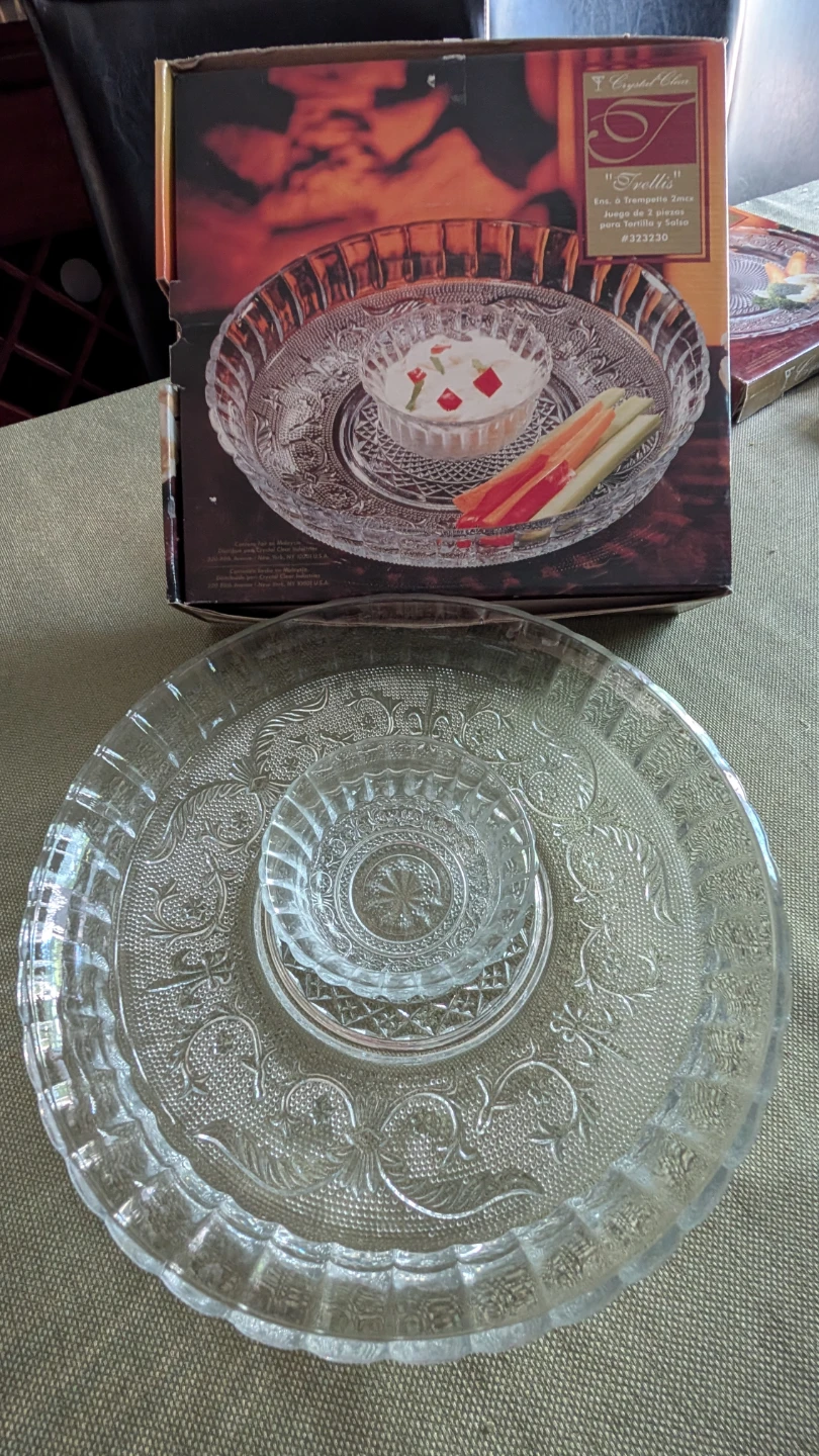 Crystal Clear Trellis Tortilla & Salsa Dip Platter