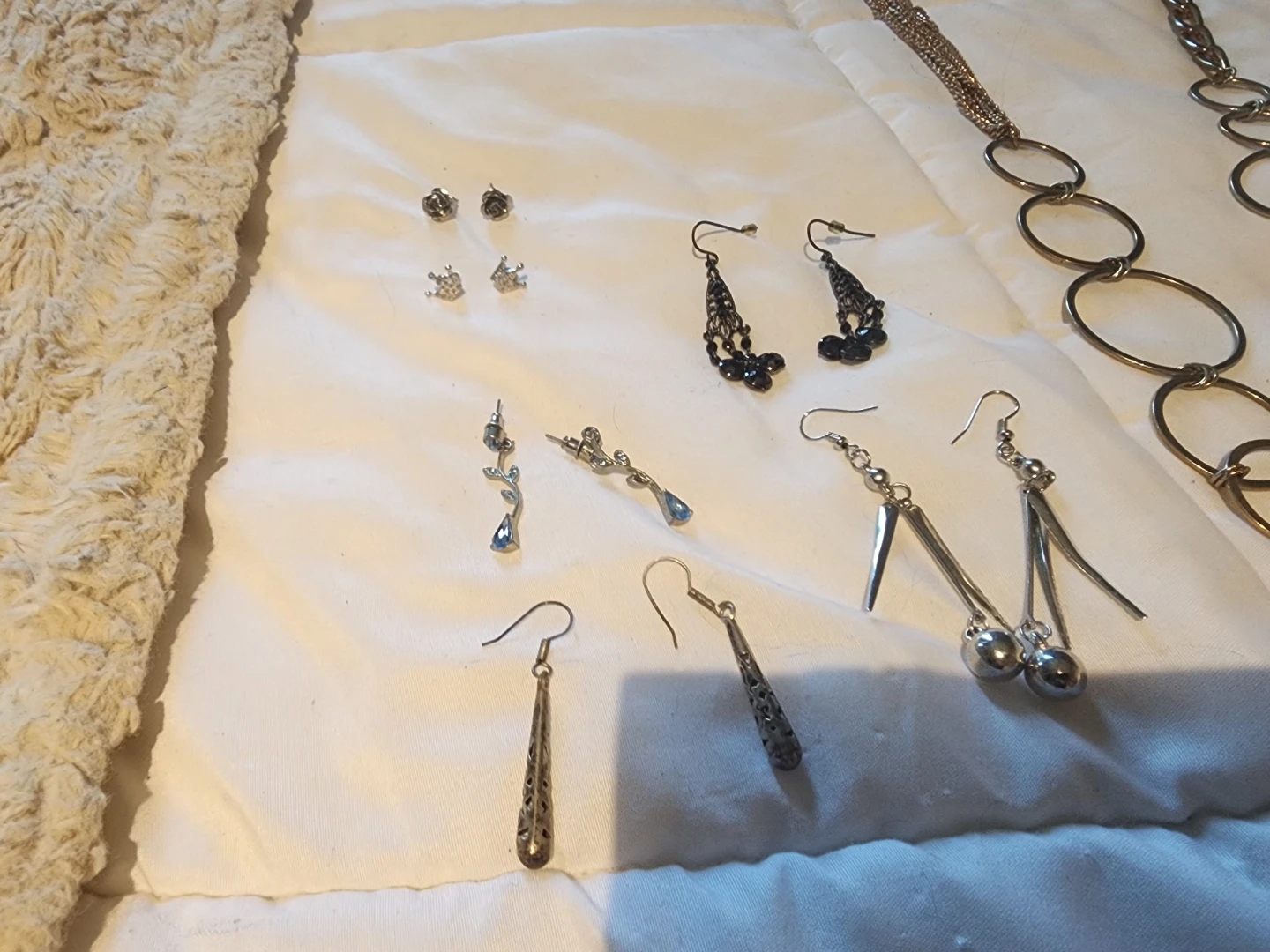 Assorted Women's Costume Jewellery - photo 3