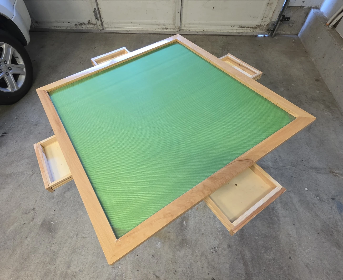 Folding Game/Mah Jong Table with Green Felt Top