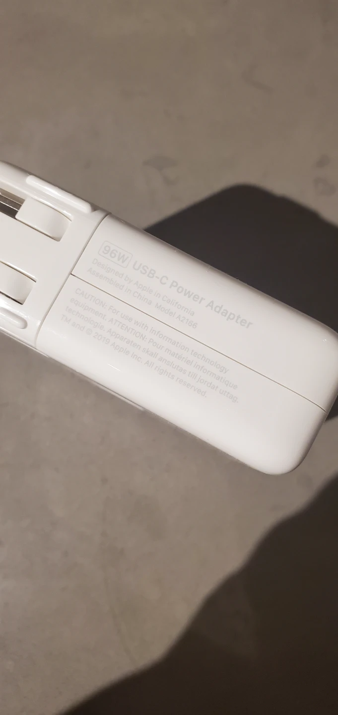 Apple 96W USB-C Power Adapter A2166 - photo 2