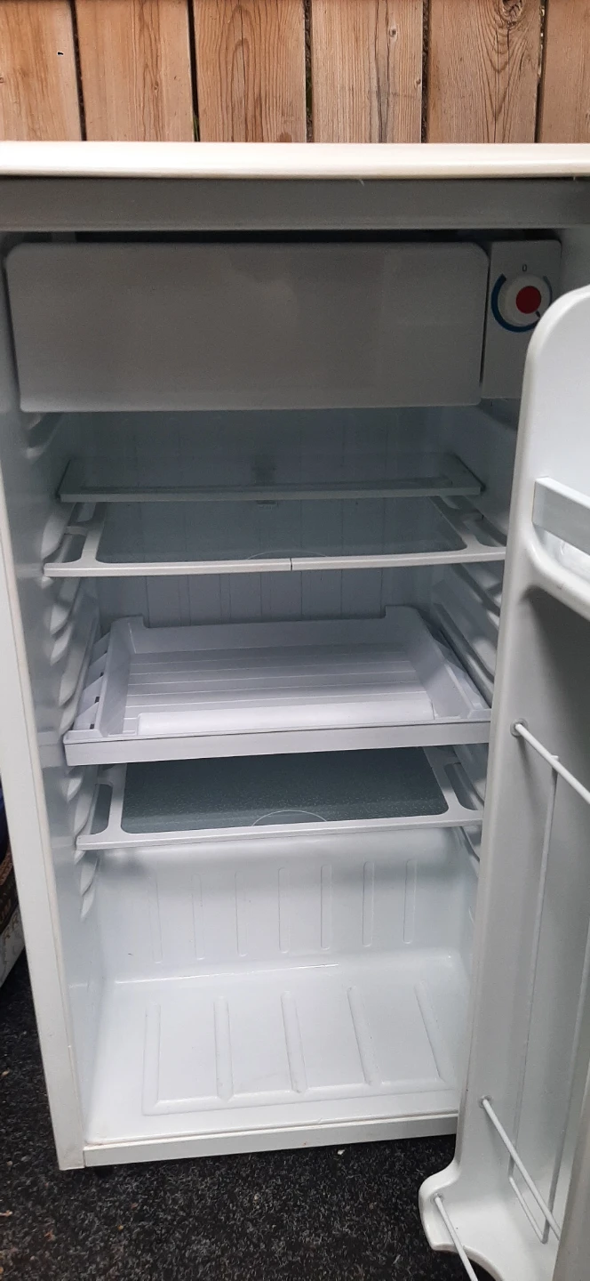 Danby Mini Fridge - photo 2