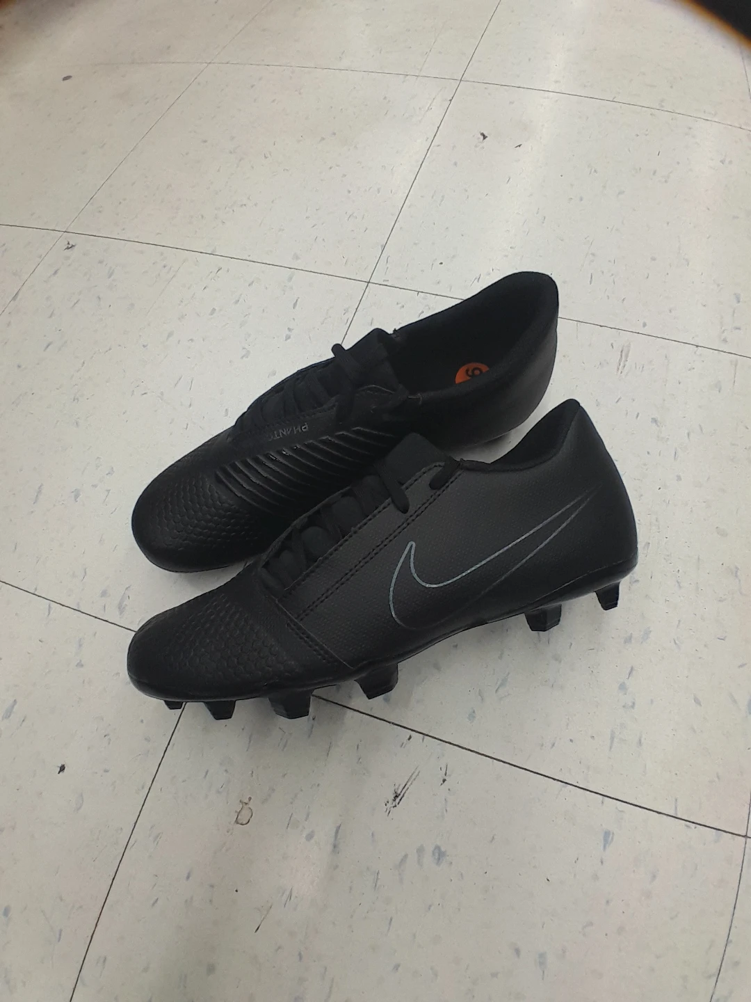 Nike Phantom GT2 Club FG Soccer shoes Size 8