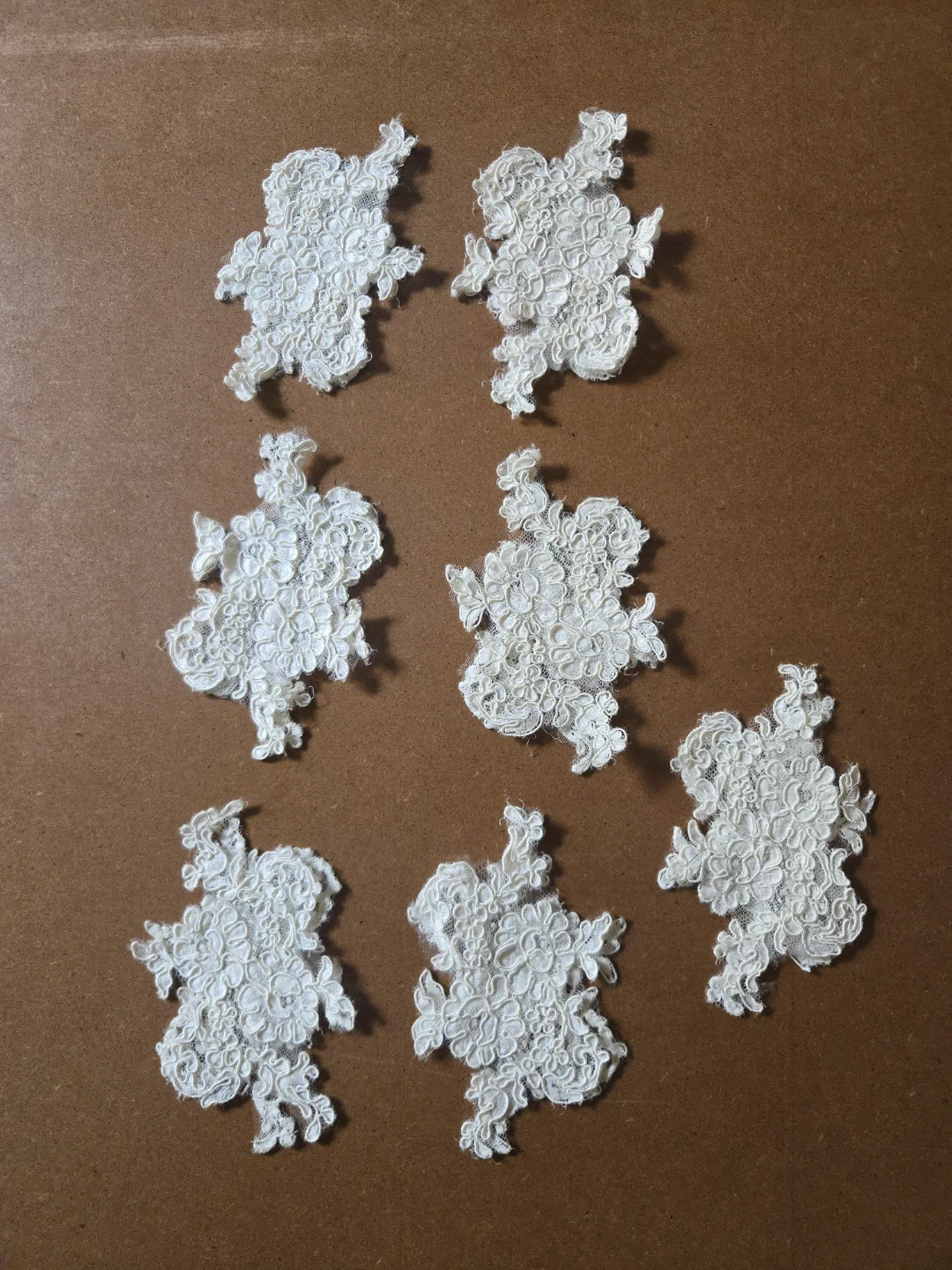 Set of 7 Pairs Alencon Lace Appliques - photo 4