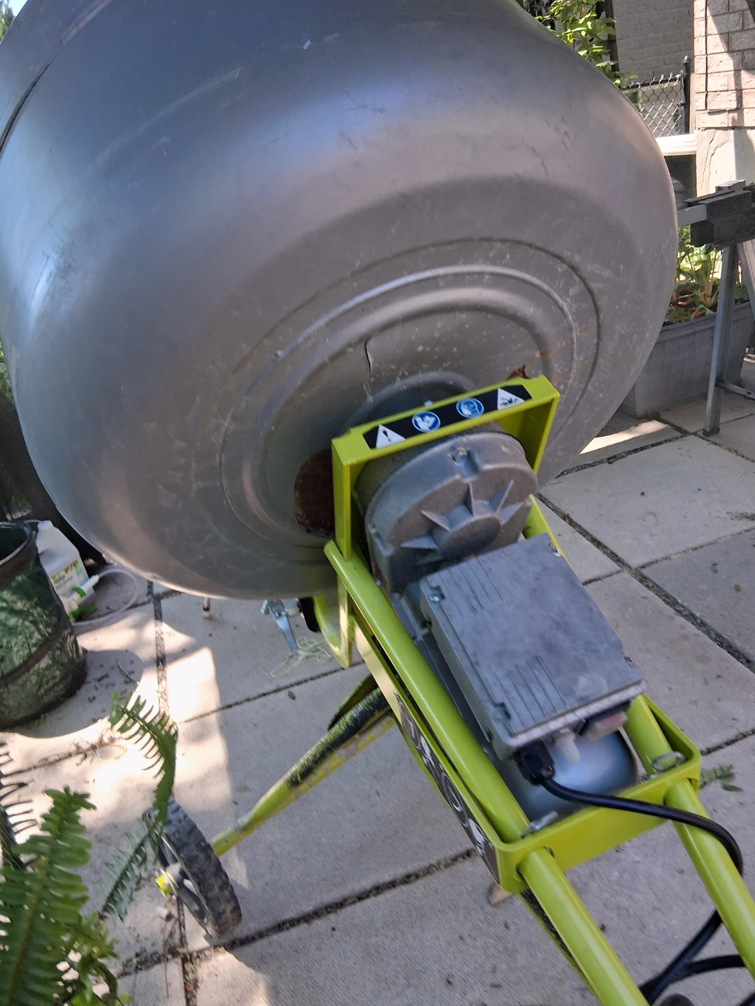 Ryobi RMX001 cement Mixer - photo 2