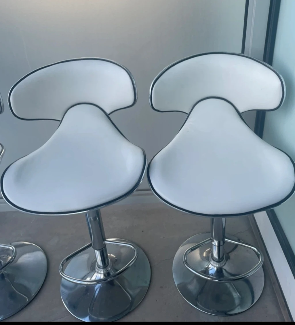 Bar/kitchen island (four)chairs,  150.oo, queen&410 area