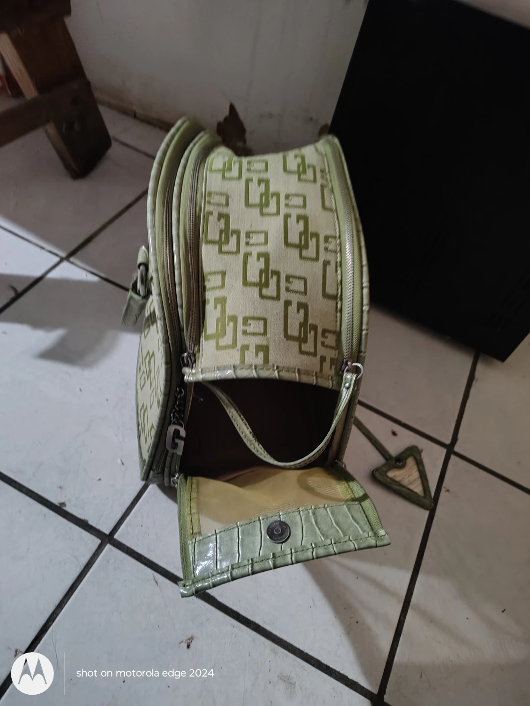 Guess Monogram Satchel Bag pet carrier - photo 2