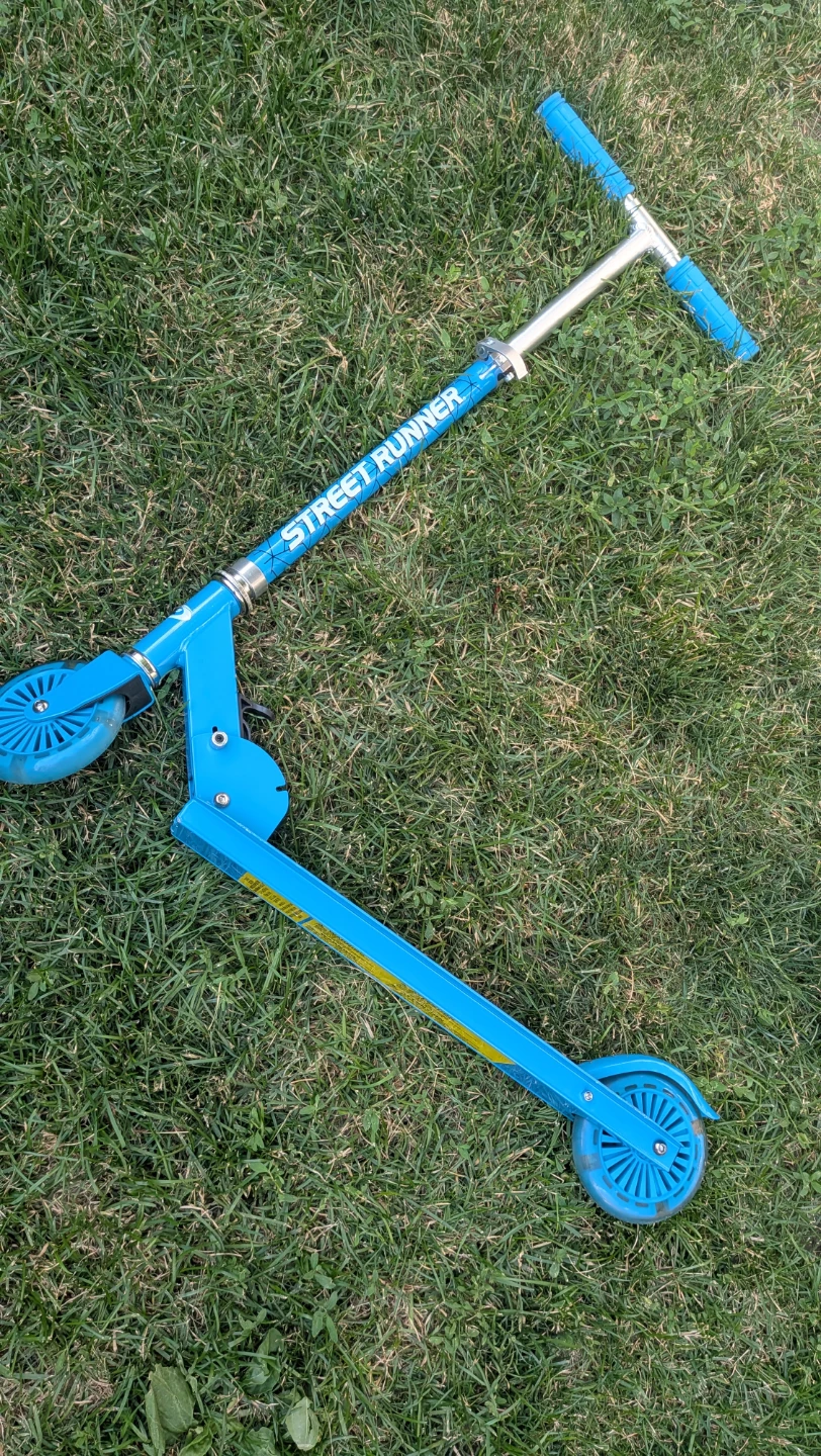 Street Runner Blue Scooter