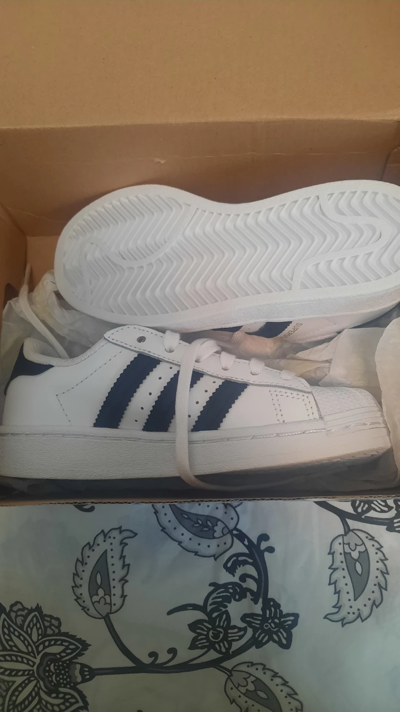 Adidas Superstar Shoes kids size 12 - photo 2