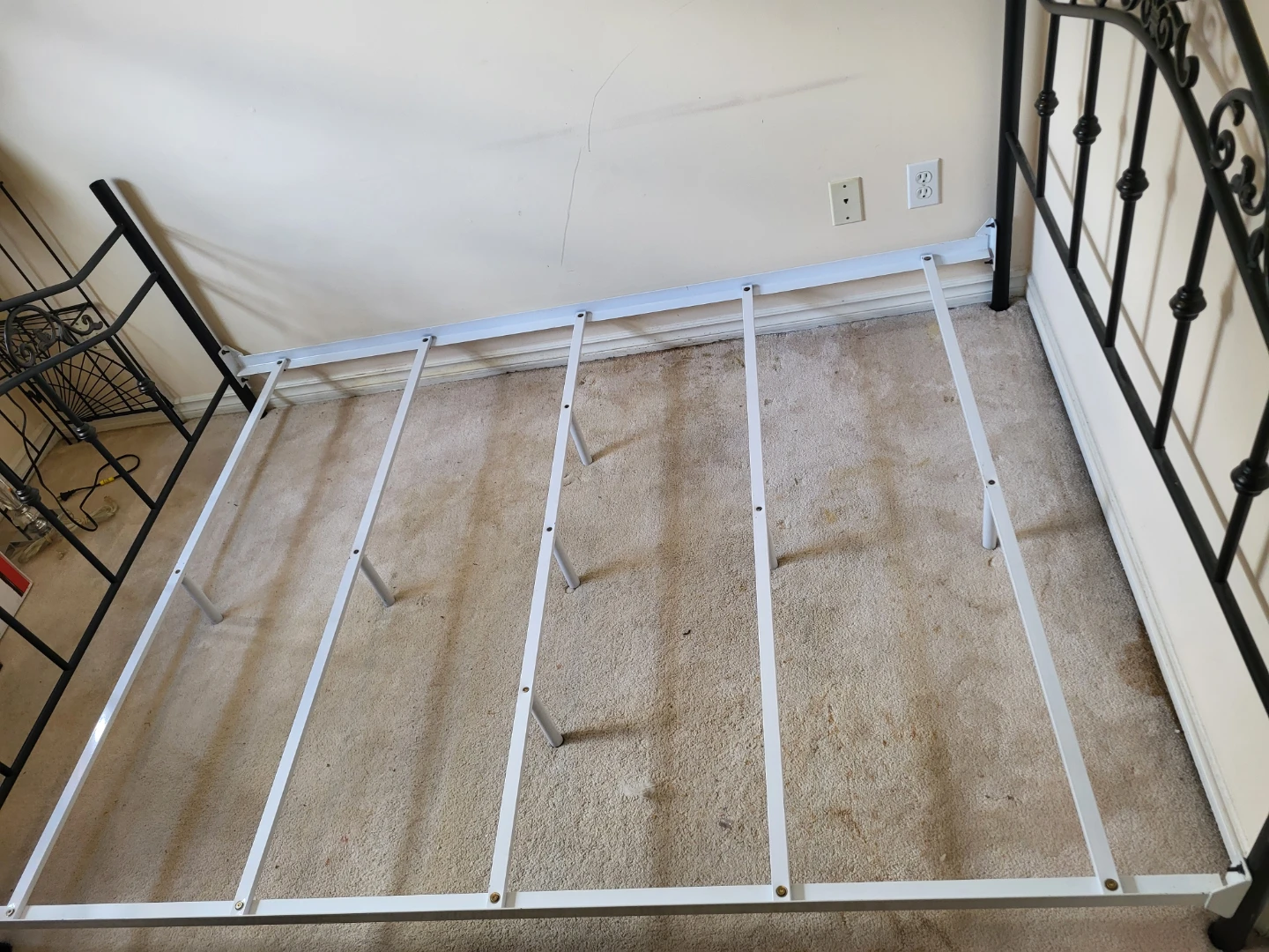 Queen Size Black Metal Bed Frame - photo 4