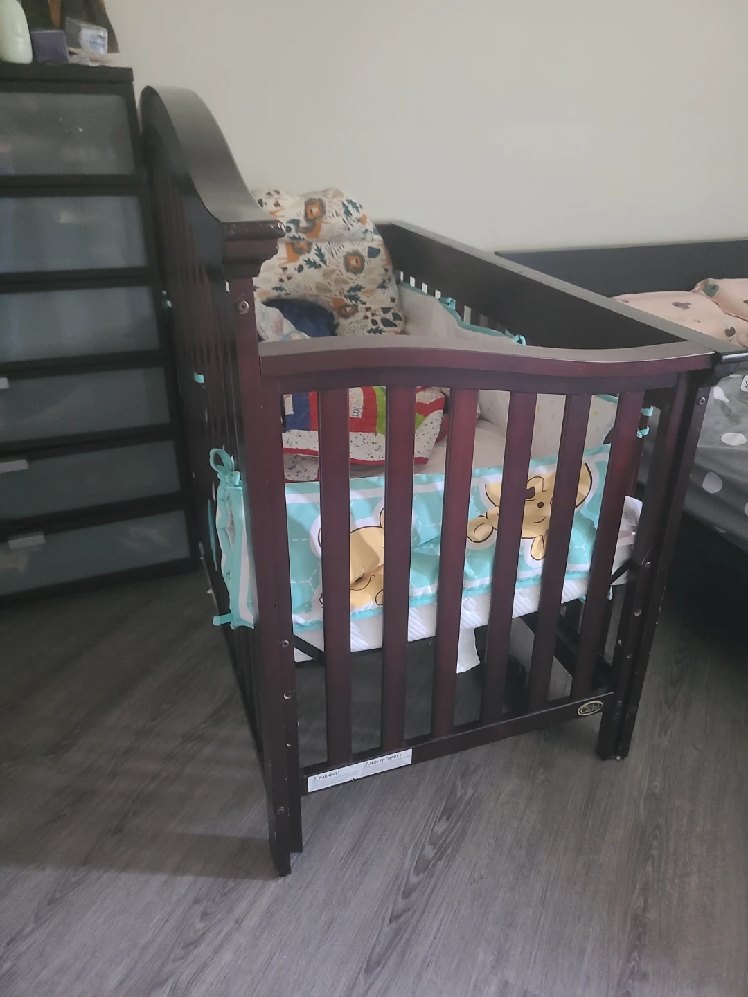 Fisher-Price baby bassinet, sxing, baby Crib ans njrsingt pillow