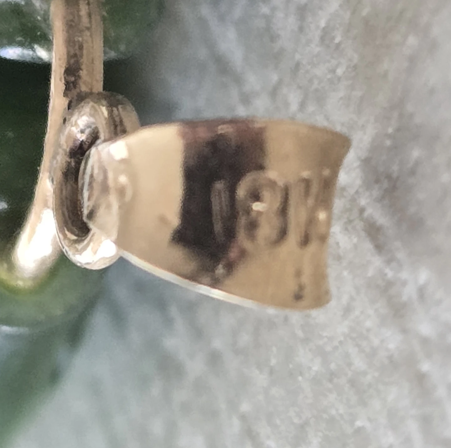Vintage 18k Gold & Hand Carved Jade Double Koi Pendant - photo 2