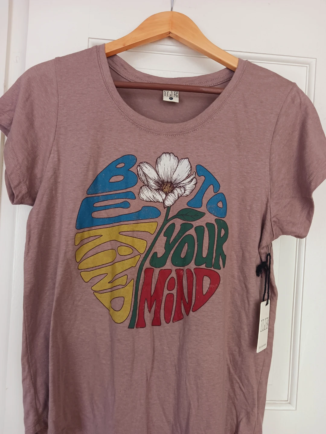 New !! "Be Kind To Your Mind" Graphic T-Shirt. Size M. - photo 4