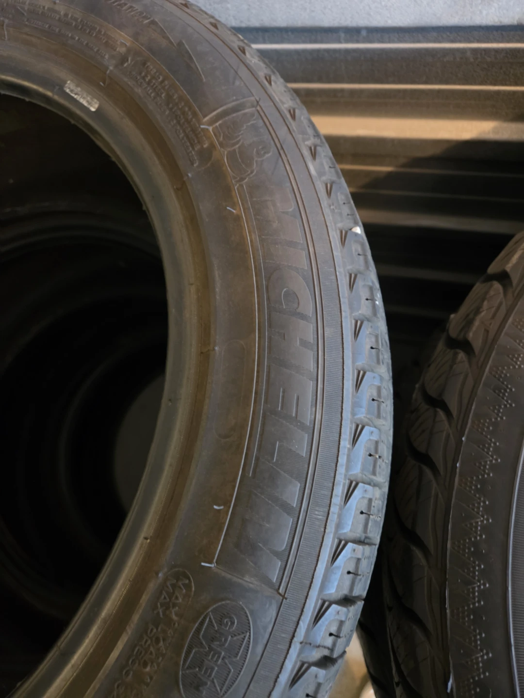 Michelin X-Ice Snow Tires (Set of 4) - 215/55R17 - photo 2