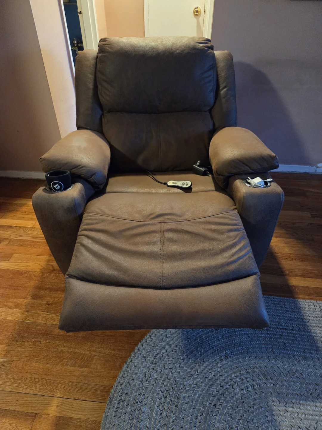 Brown Recliner Chair with Cup Holders with heat and massage - photo 3