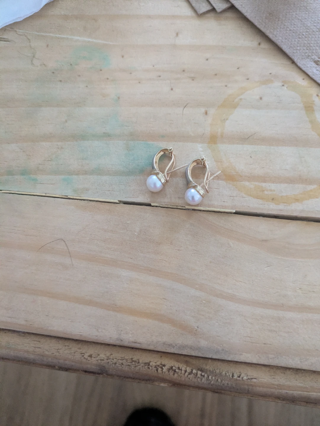 Gold Tone Pearl Hoop Earrings - photo 3