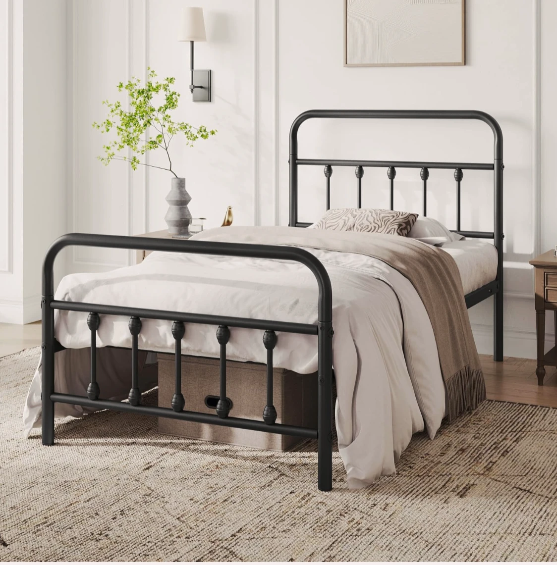 Selling 1 twin over twin bunk bed and 2 twin metal bed frames