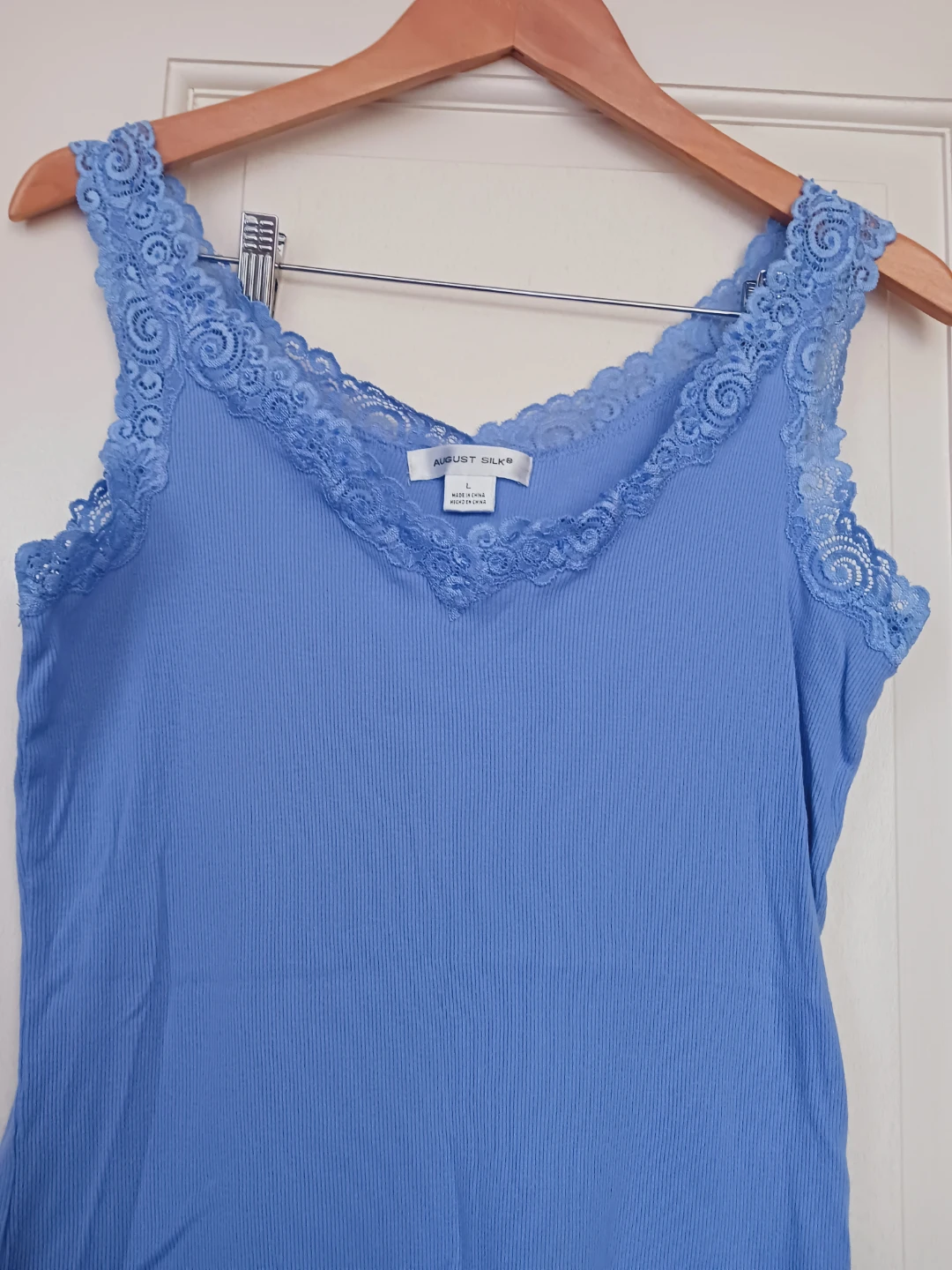 New !! August Silk Lace Trim Tank Top Size L - photo 3