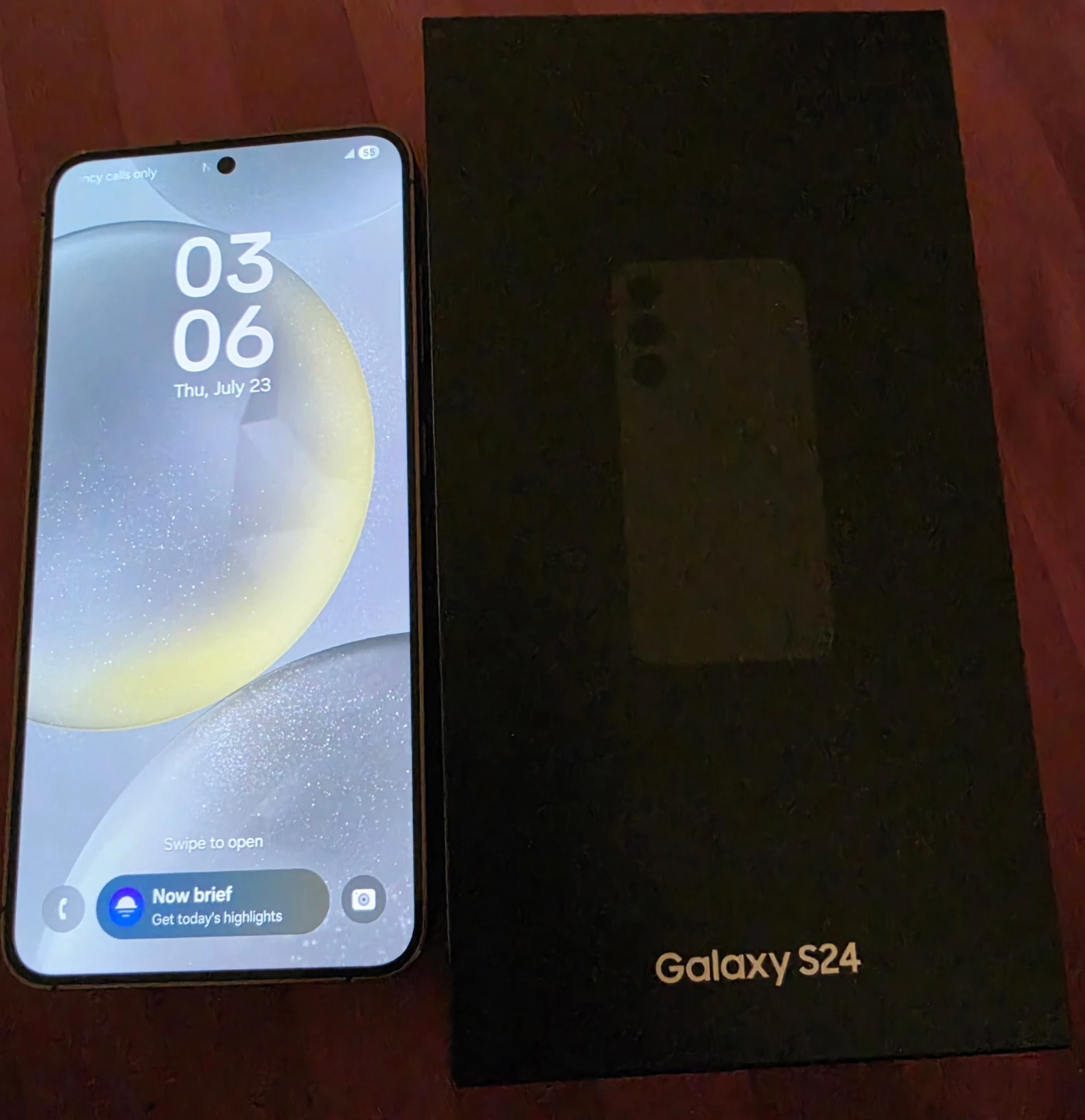 Samsung Galaxy S24 128GB Unlocked Excellent Condition $525 OBO - photo 4
