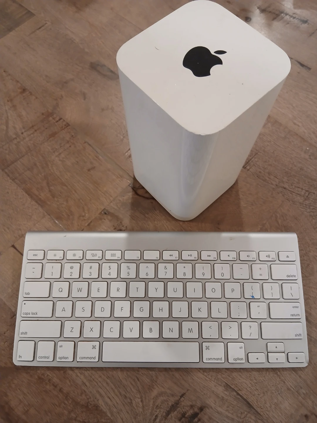 Apple Wireless Keyboard and Time Capsule
