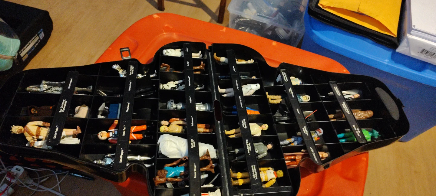 Vintage Star Wars Action Figure & Carrying Case - photo 2