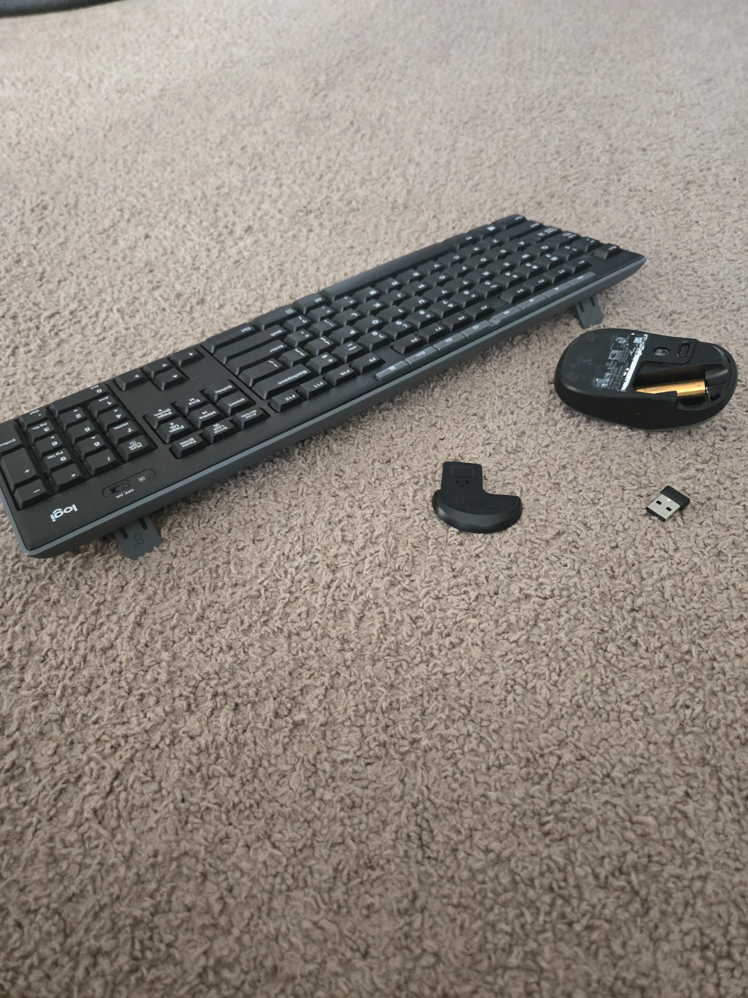 Logitech Wireless Keyboard and Mouse Combo - photo 2