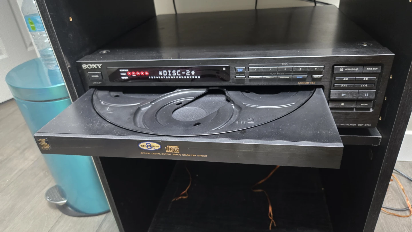 Sony 5 Disc CD Changer - photo 2