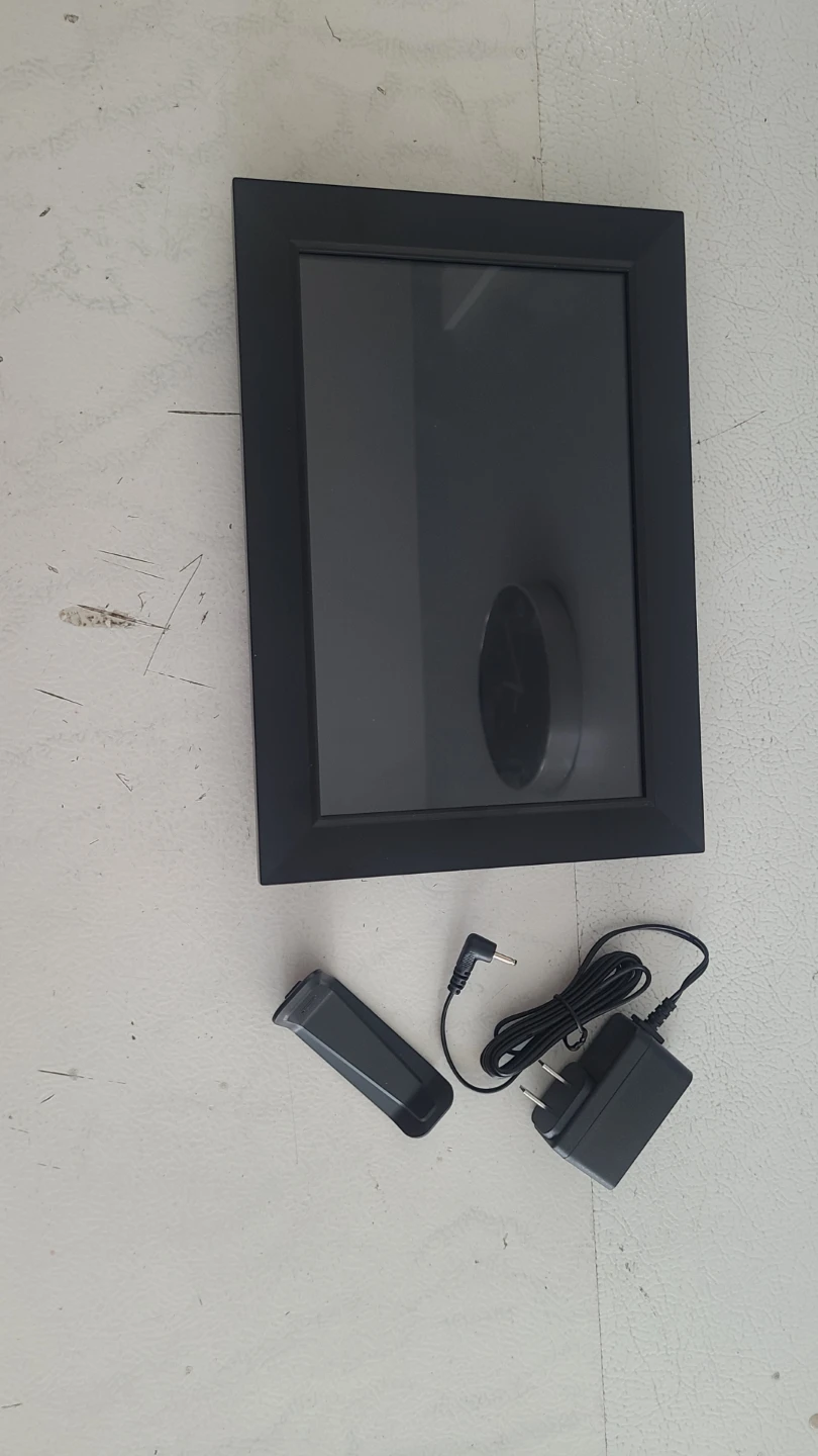 Framed AI Digital Picture Frame - photo 2