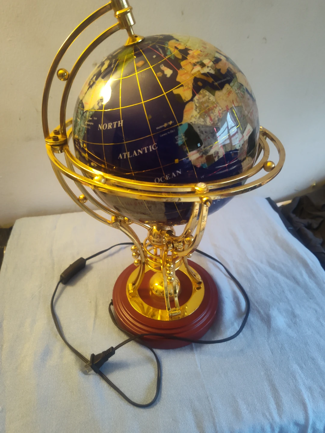Illuminated Globe Decor - photo 3