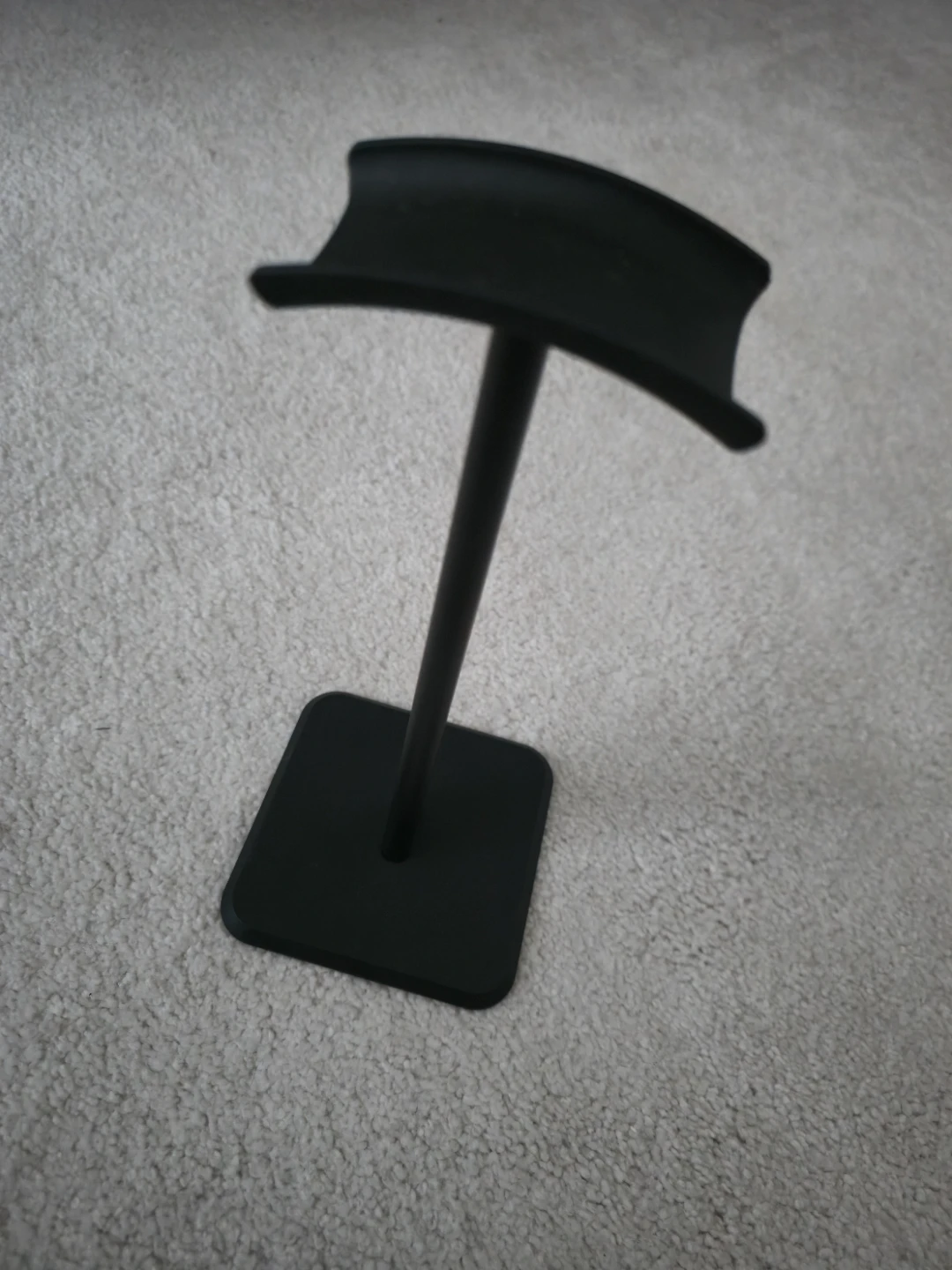 Black Headphone Stand