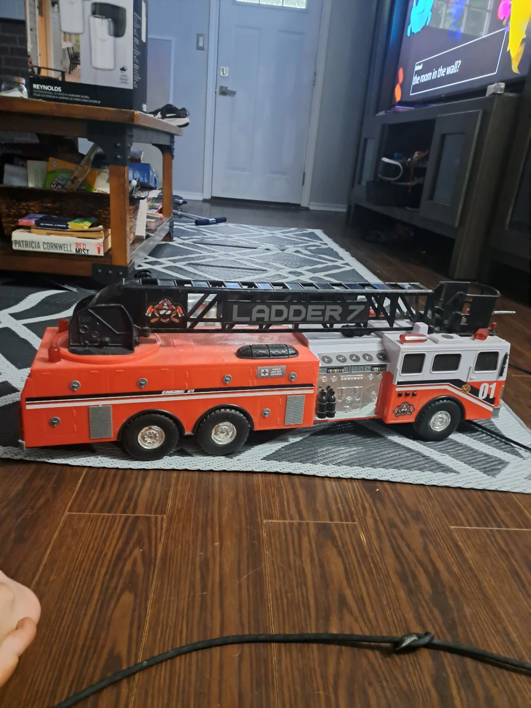 Toy Fire Truck with Ladder - photo 2