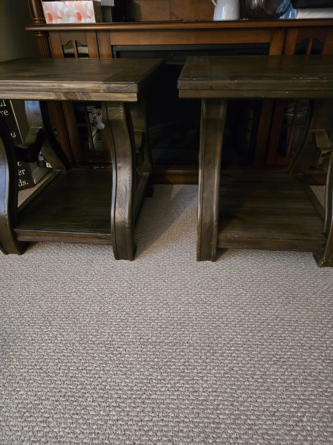 Set of 2 Dark Wood End Tables - photo 2