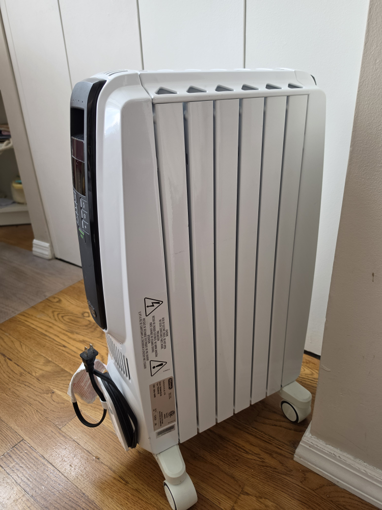 DeLonghi Oil-Filled Radiator Heater - photo 3