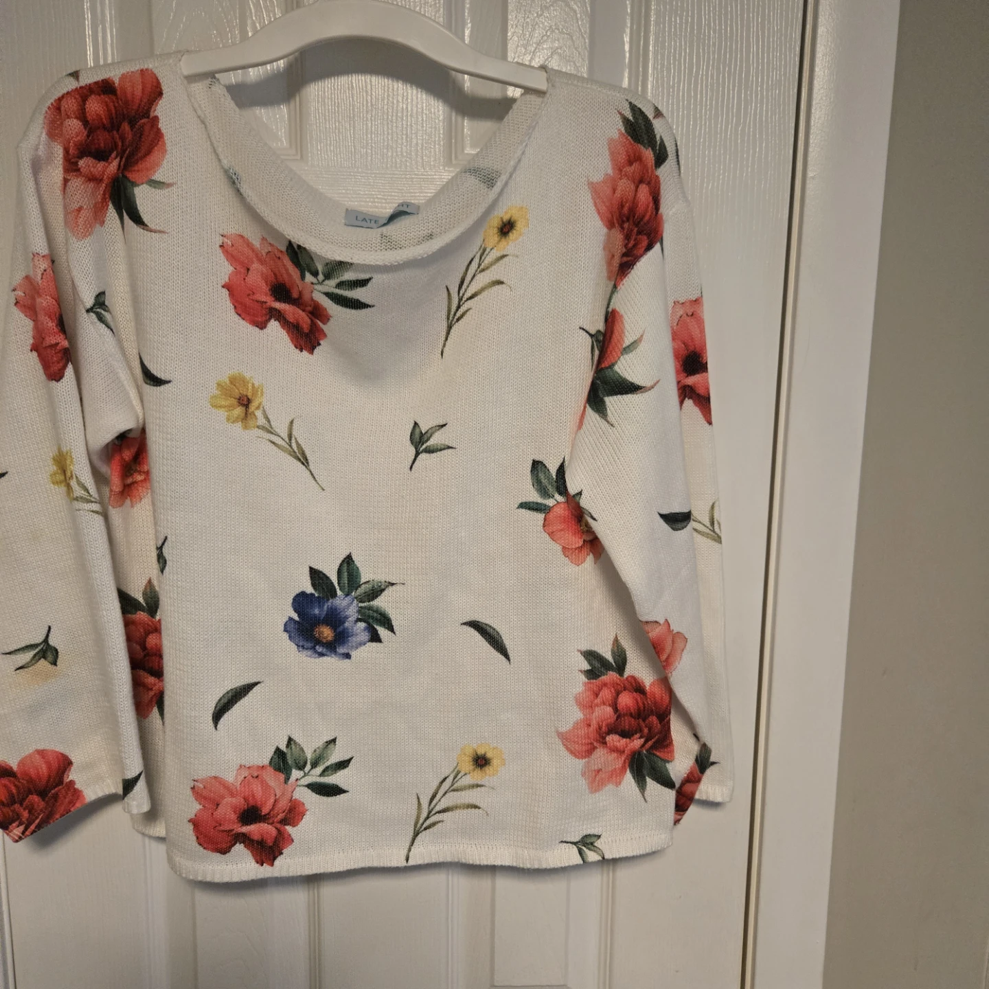 White Floral Print Light Knit Sweater