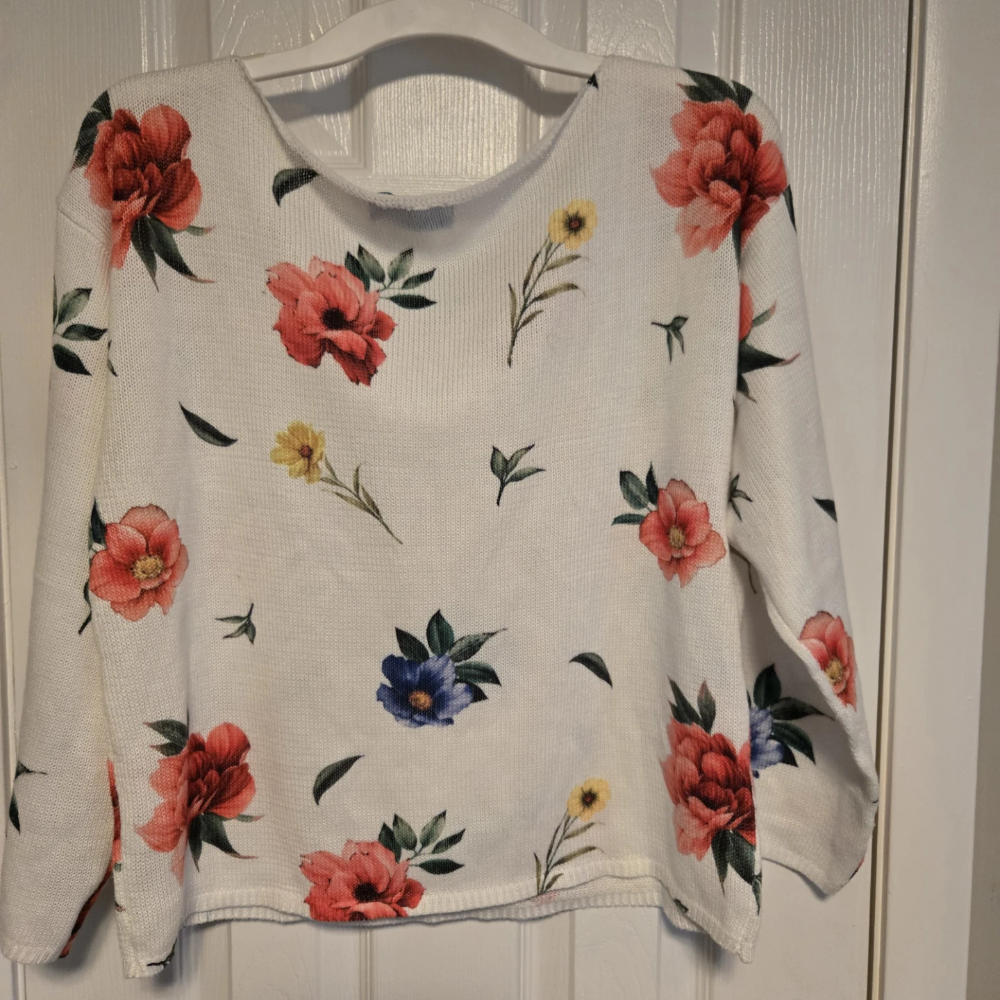 White Floral Print Light Knit Sweater - photo 2