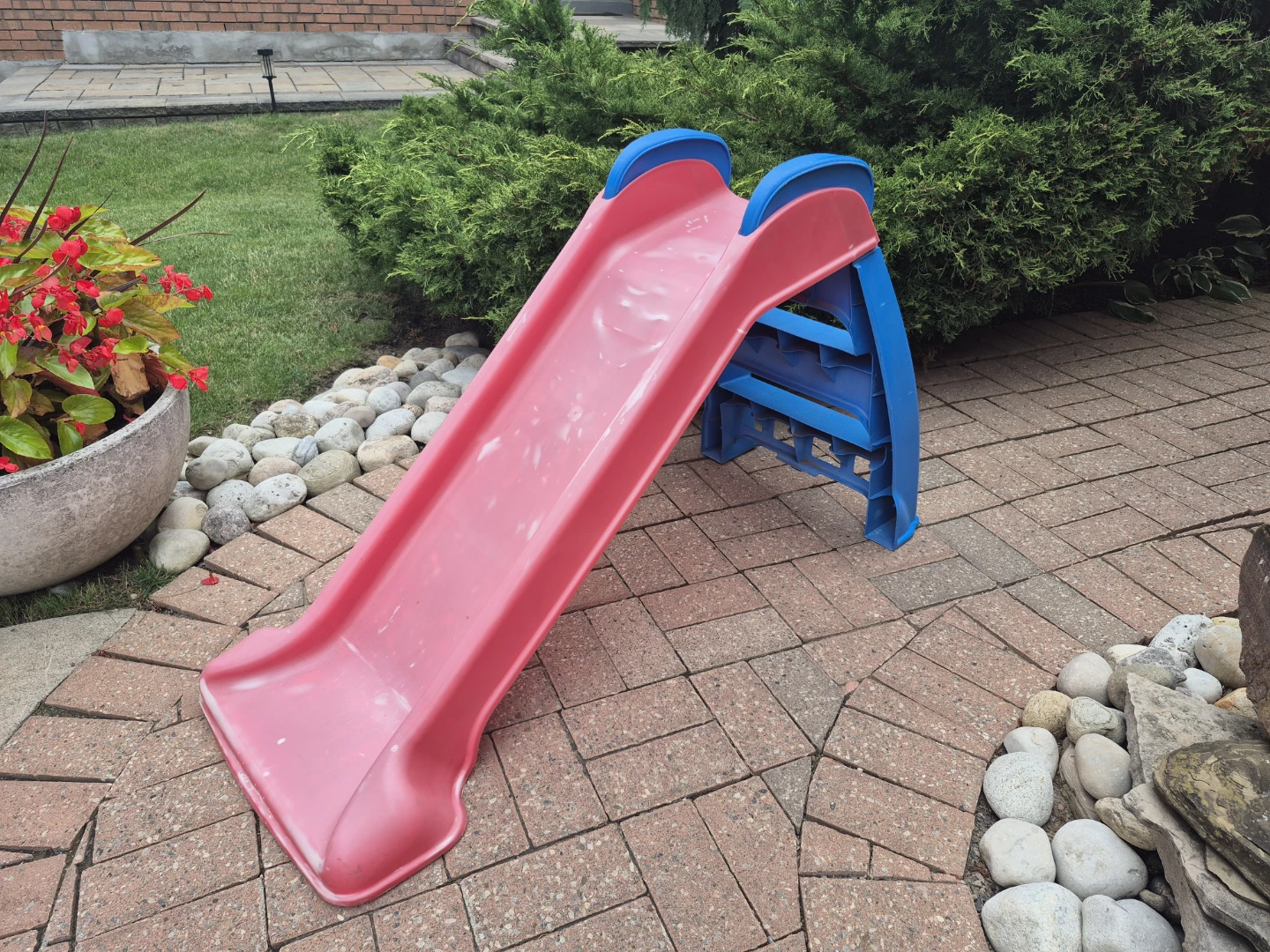 LITTLE TIKES Toddler Slide - SUPER FUN!!!