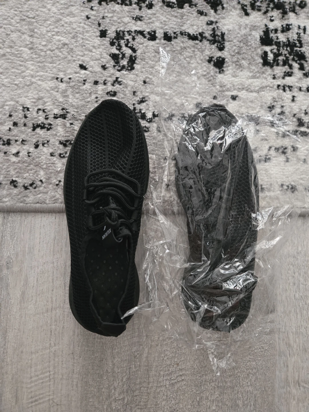 Black Mesh Sneakers 39