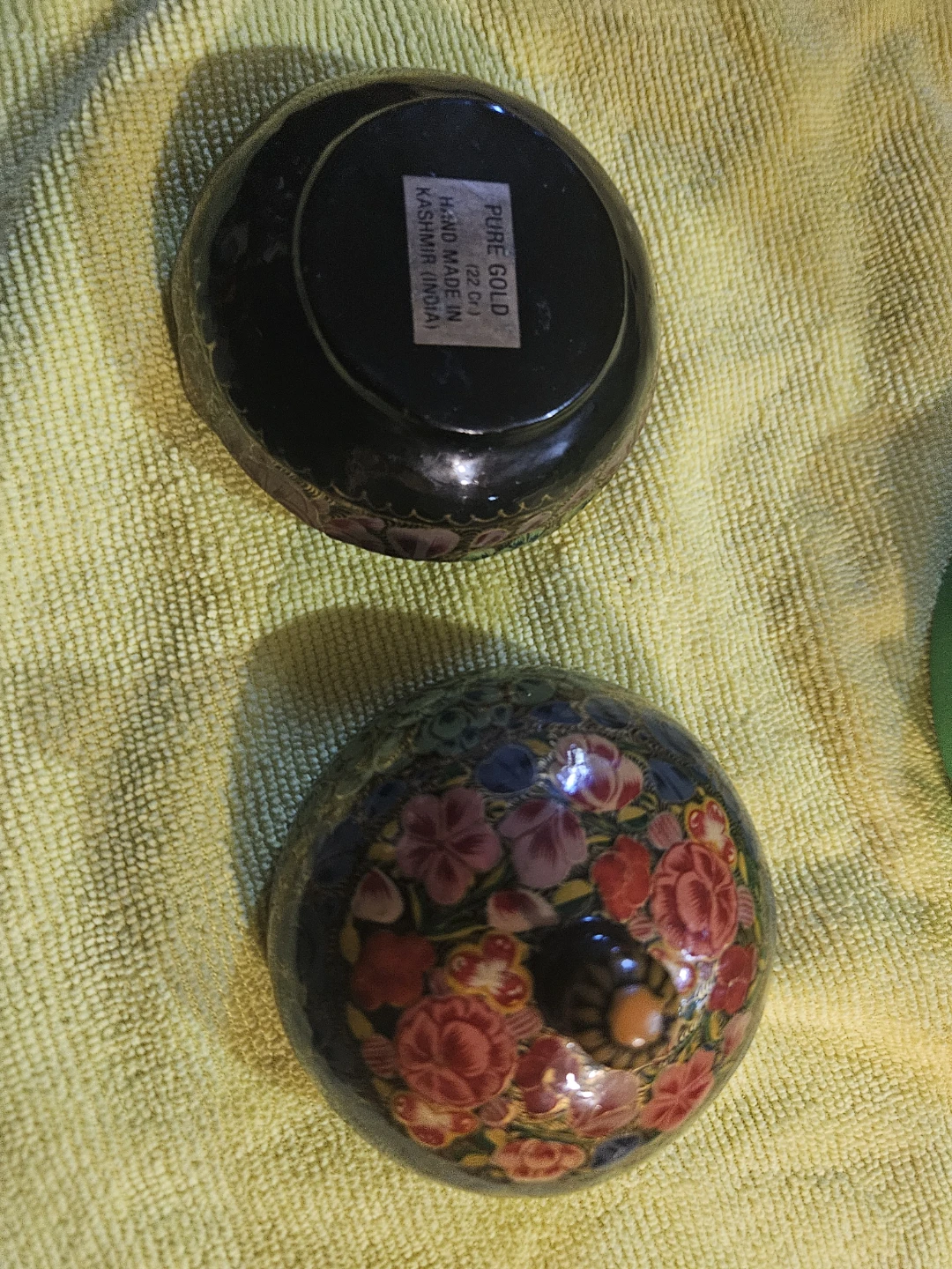 Handmade Lacquer Box from Kashmir - photo 5