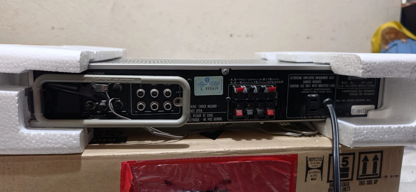 Hitachi SR-1900 AM-FM Stereo Receiver & D-E1B Cassette Deck - photo 5