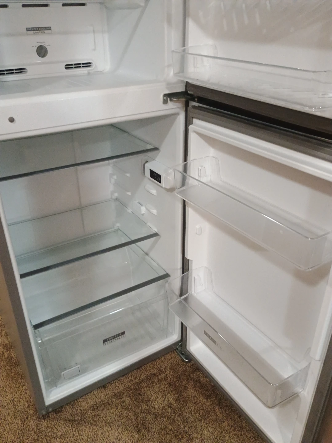 Whirlpool Refrigerator - photo 3