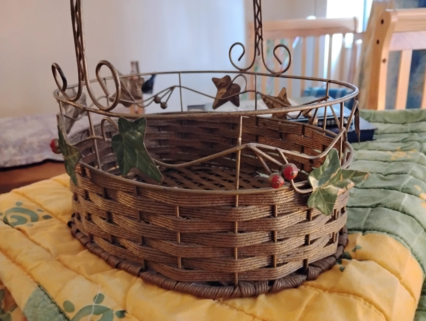 Woven Picnic Basket with Handle & Maple Leaves - photo 2