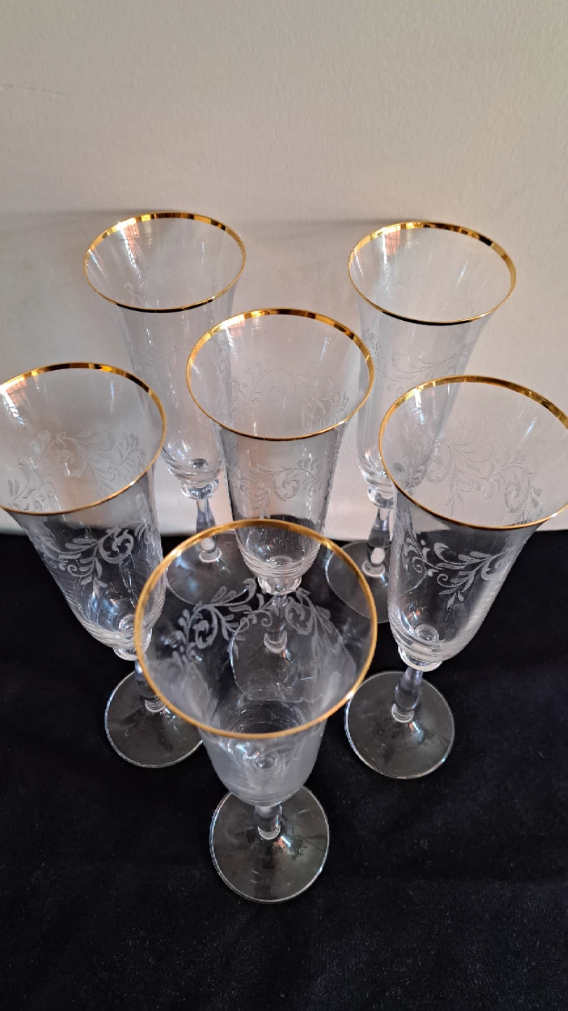 Elegant Crystal Champagne Flutes - photo 2