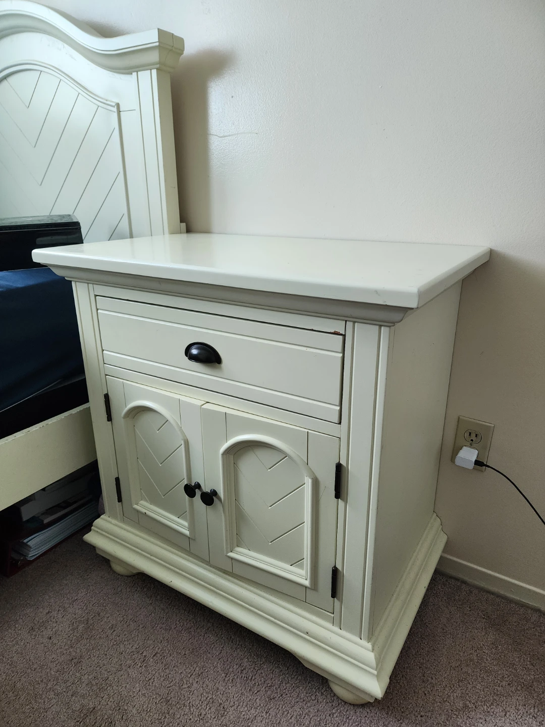 Cream Wood Bedroom Set - Dresser, Nightstand, and Bed Frame - photo 3