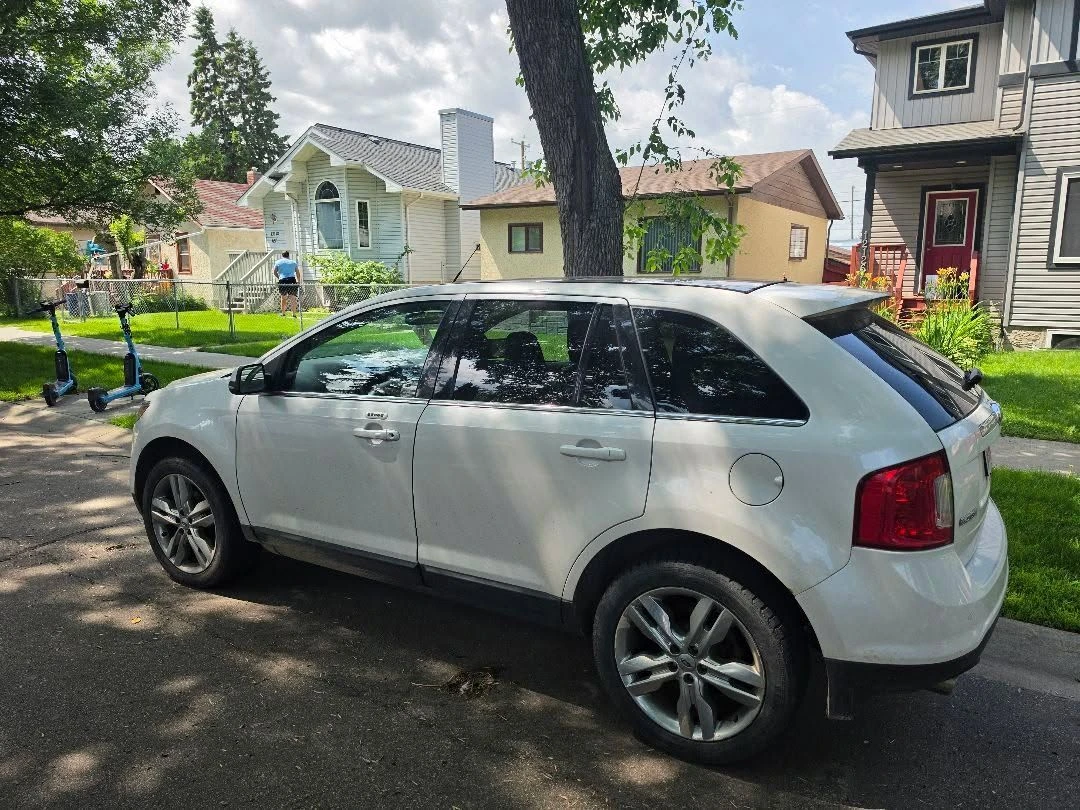 White Ford Edge Spot Limited SUV Low mileage - photo 4