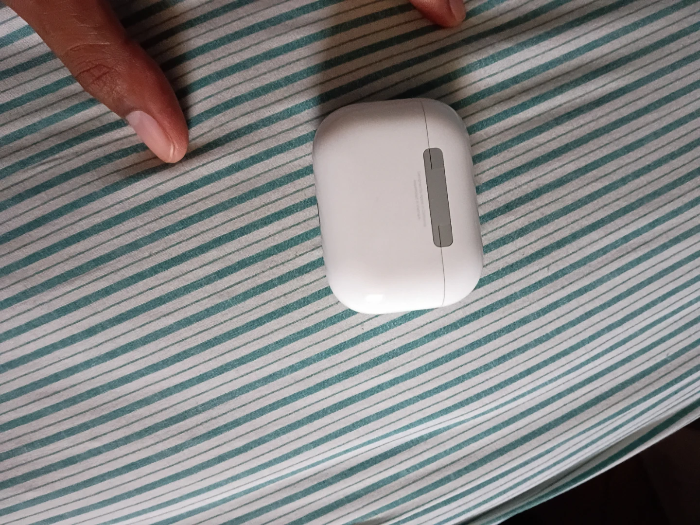 Apple AirPods Pro (2nd Generation) - photo 2