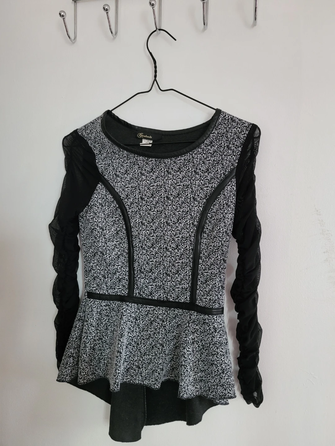 Gimmick-Wear Peplum Top