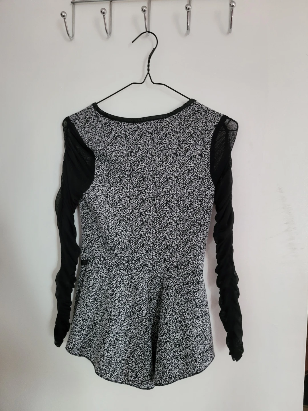 Gimmick-Wear Peplum Top - photo 2
