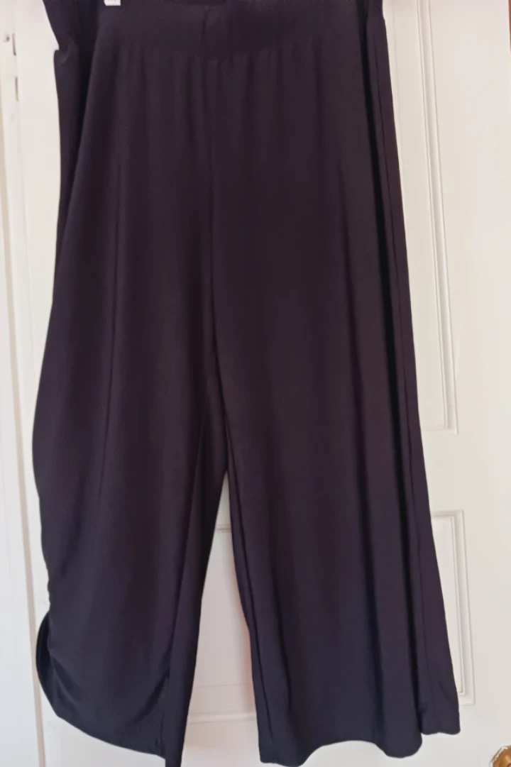 New !!! Black Wide Leg Cropped Pants - photo 2