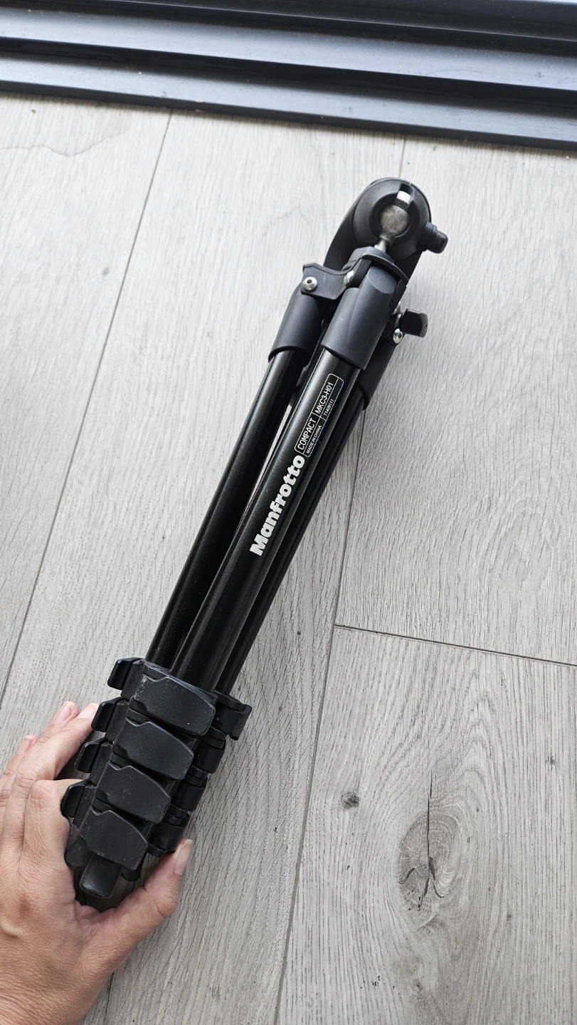 Manfrotto Compact MKC3-H01 Tripod